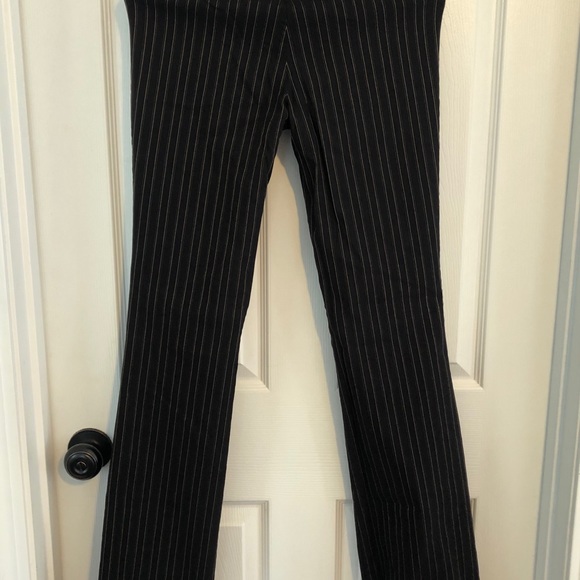 Guess - Picture 6 of 7